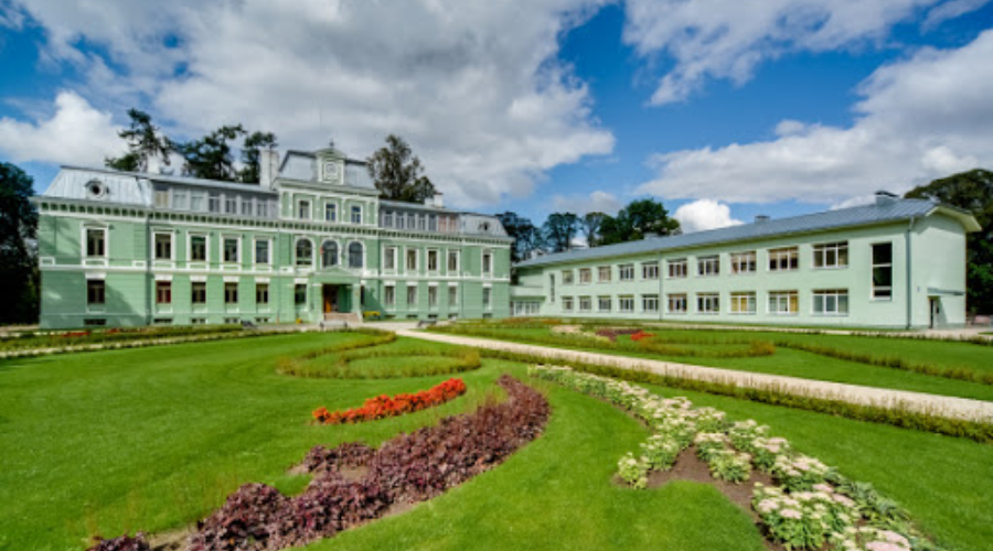 Kokmuiža Palace Latvian castles and manors